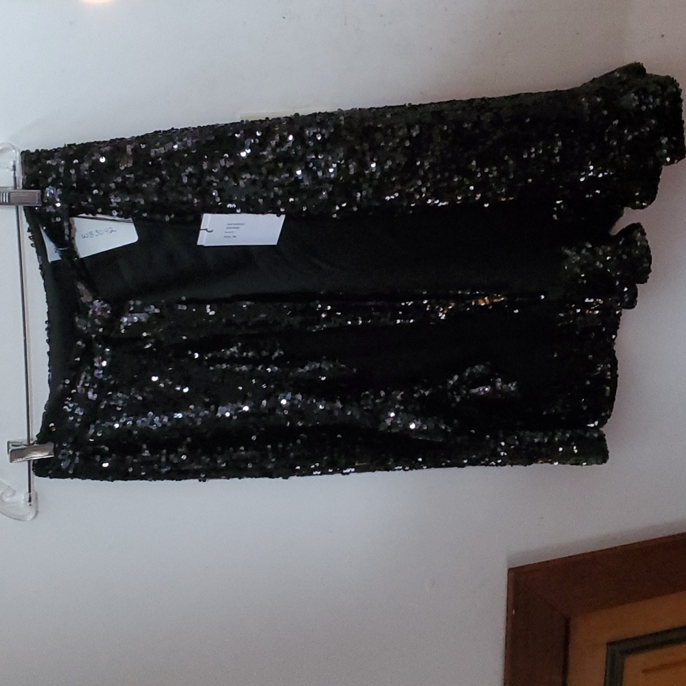 Sz 38 Fr $1990 Beau Souci sequined open tie front skirt